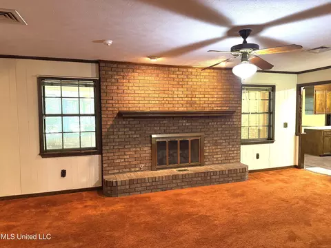 Living - 235 Parks Rd, Jackson, MS 39212 photo 1 of 2