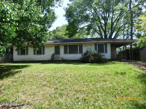 11 Myrtle Dr, Natchez, MS 39120