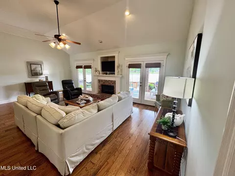 419 Providence Dr, Brandon, MS 39042 photo 7