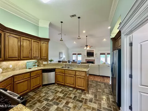 419 Providence Dr, Brandon, MS 39042 photo 9