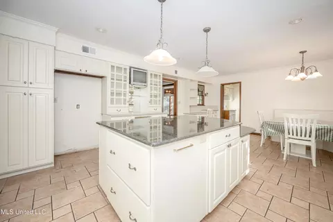 Kitchen - 446 Melissa Dr, Biloxi, MS 39531 photo 5 of 7