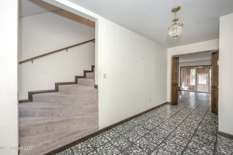 Entry Way - 446 Melissa Dr, Biloxi, MS 39531 photo 1 of 9