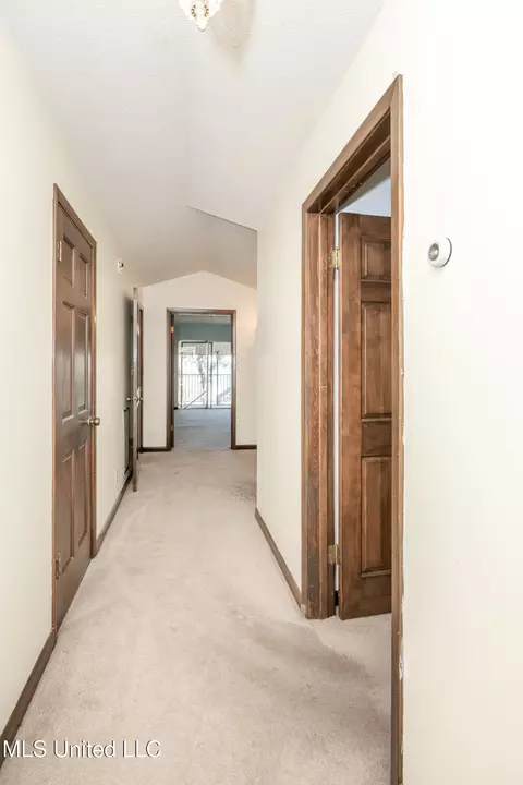 Entry Way - 446 Melissa Dr, Biloxi, MS 39531 photo 7 of 9