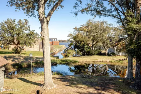 View/Area - 446 Melissa Dr, Biloxi, MS 39531 photo 2 of 9