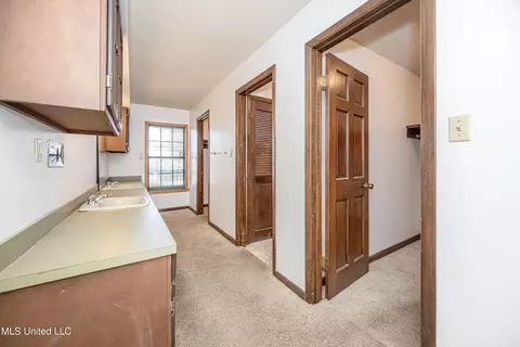 Entry Way - 446 Melissa Dr, Biloxi, MS 39531 photo 4 of 9