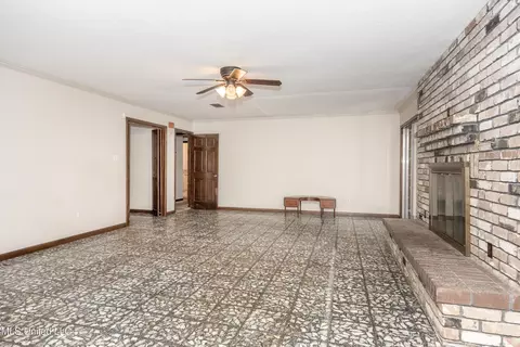 Living - 446 Melissa Dr, Biloxi, MS 39531 photo 3 of 6