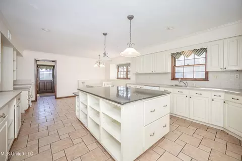 Kitchen - 446 Melissa Dr, Biloxi, MS 39531 photo 4 of 7