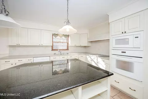 Kitchen - 446 Melissa Dr, Biloxi, MS 39531 photo 3 of 7