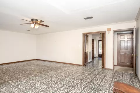 Living - 446 Melissa Dr, Biloxi, MS 39531 photo 5 of 6