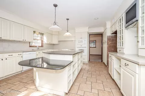 Kitchen - 446 Melissa Dr, Biloxi, MS 39531 photo 1 of 7