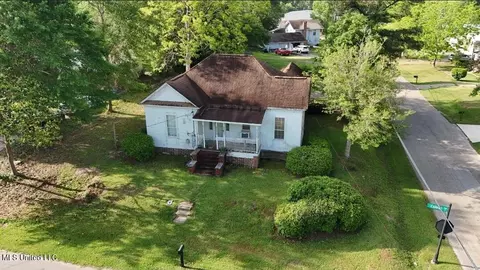 504 E College Ave, Wiggins, MS 39577