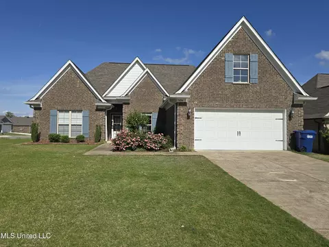 7454 Redberry Dr, Horn Lake, MS 38637