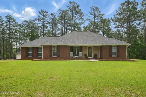 210 Longleaf Dr, Petal, MS 39465