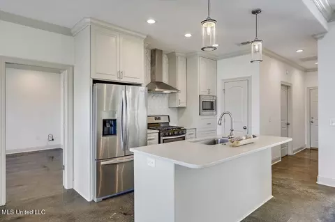 Kitchen - 109 Willow Pl, Brandon, MS 39047 photo 2 of 3
