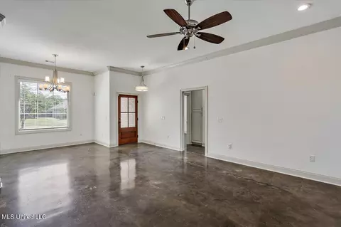 Living - 109 Willow Pl, Brandon, MS 39047 photo 1 of 4