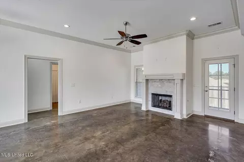 Living - 109 Willow Pl, Brandon, MS 39047 photo 3 of 4