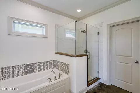 Bath - 109 Willow Pl, Brandon, MS 39047 photo 2 of 3