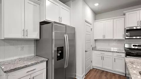 Kitchen - 109 Horseshoe Blvd, Clinton, MS 39056 photo 1 of 3
