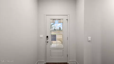 Entry Way - 109 Horseshoe Blvd, Clinton, MS 39056 photo 2 of 6