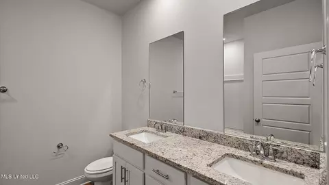 Bath - 109 Horseshoe Blvd, Clinton, MS 39056 photo 4 of 5