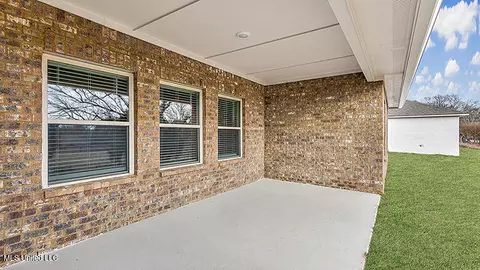 Exterior - 109 Horseshoe Blvd, Clinton, MS 39056 photo 3 of 7