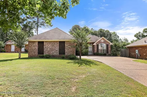120 Jordan Drive Dr, Brandon, MS 39047