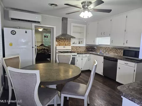 6067 Daugherty Rd, Long Beach, MS 39560 photo 6