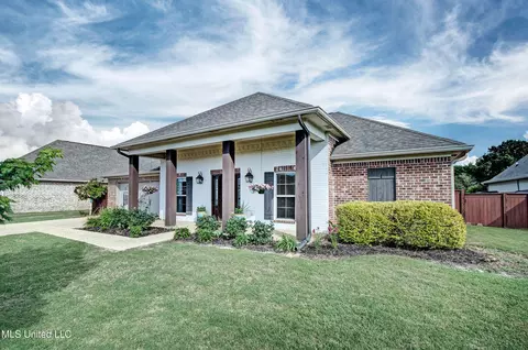 545 Westfield Dr, Pearl, MS 39208