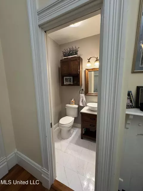 Bath - 711 N Union St, Natchez, MS 39120 photo 1 of 6