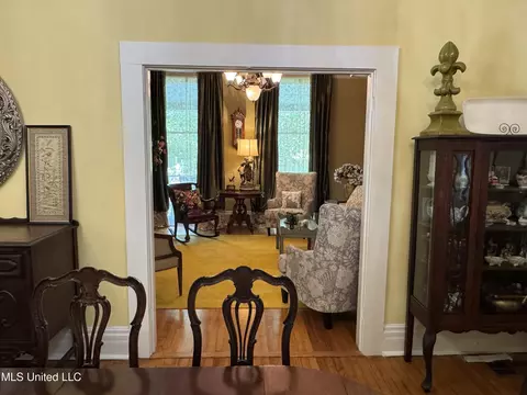 Dining - 711 N Union St, Natchez, MS 39120 photo 1 of 2