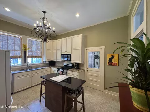 Kitchen - 711 N Union St, Natchez, MS 39120 photo 1 of 2