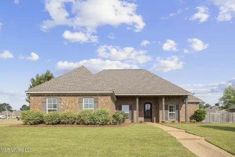 1023 Trinity Dr, Madison, MS 39110