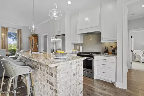 Kitchen - 117 Hampton Pl, Madison, MS 39110 photo 4 of 5