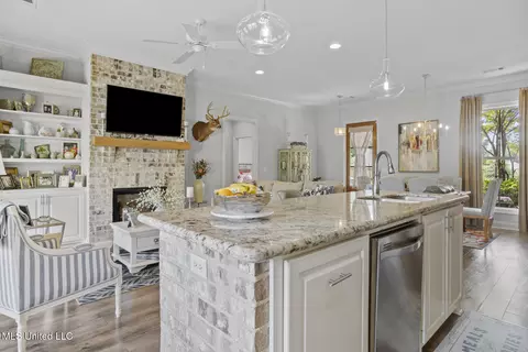 Kitchen - 117 Hampton Pl, Madison, MS 39110 photo 3 of 5