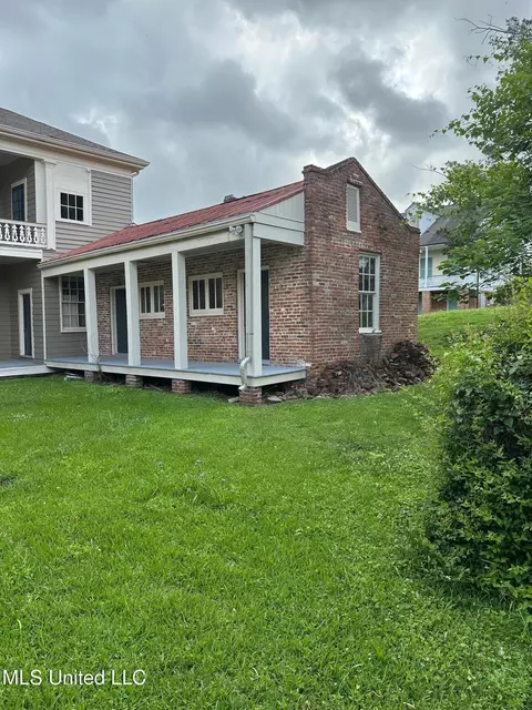 Exterior - 608 High St, Natchez, MS 39120 photo 11 of 15