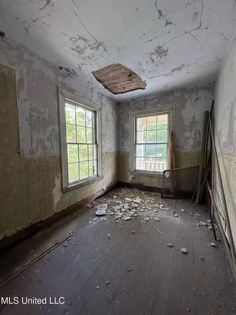 Bedroom - 608 High St, Natchez, MS 39120 photo 4 of 4