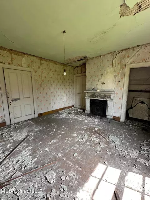 Bedroom - 608 High St, Natchez, MS 39120 photo 3 of 4