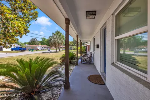 708 Augustine Dr, Gulfport, MS 39507 photo 3