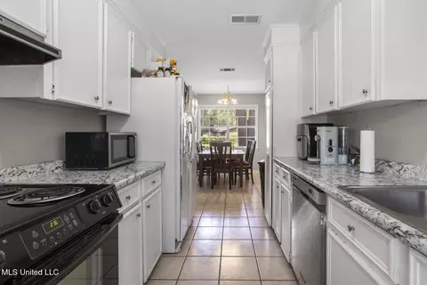 Entry Way - 5863 Cypress Trl, Jackson, MS 39211 photo 1 of 1