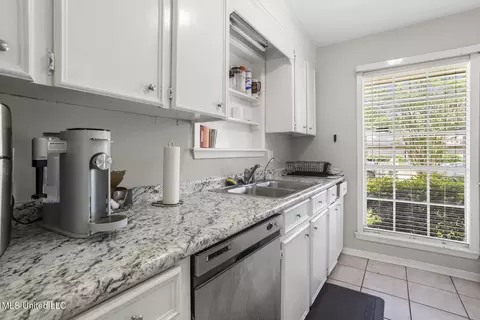 Kitchen - 5863 Cypress Trl, Jackson, MS 39211 photo 2 of 2