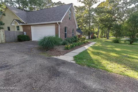 313 Bay Park Dr, Brandon, MS 39047 photo 4