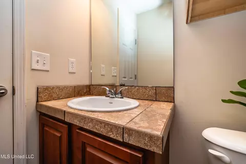 Bath - 478 Fairway Ave, Byram, MS 39272 photo 2 of 2