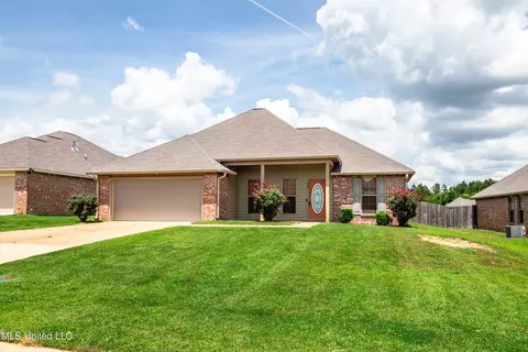 478 Fairway Ave, Byram, MS 39272