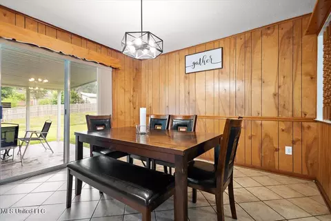 Dining - 232 Pinehurst Cir, Hazlehurst, MS 39083 photo 1 of 2