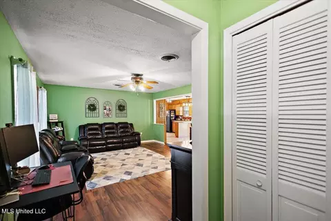 Entry Way - 232 Pinehurst Cir, Hazlehurst, MS 39083 photo 1 of 1
