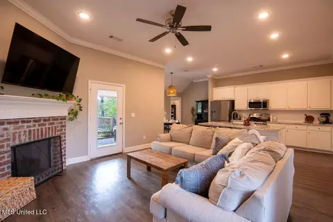 258 Greenfield Ridge Dr, Brandon, MS 39042 photo 4