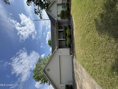7615 Woodshire Dr, Horn Lake, MS 38637