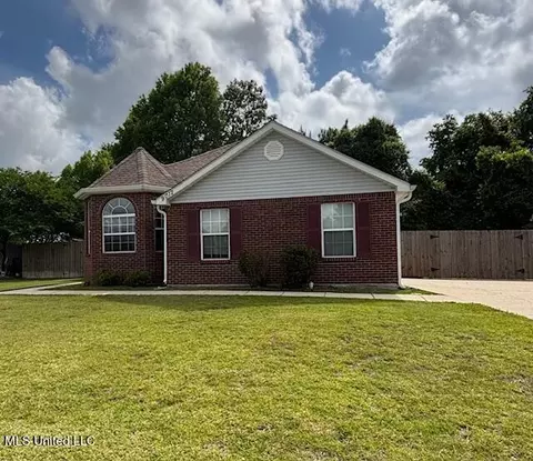 9012 Marguerite Dr, Ocean Springs, MS 39564