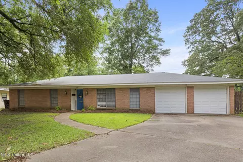 165 Beechcrest Dr, Jackson, MS 39211