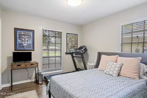 Bedroom - 165 Beechcrest Dr, Jackson, MS 39211 photo 2 of 3